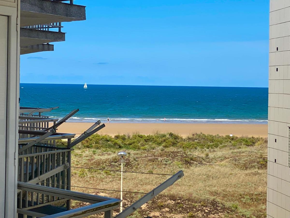 Piso Primera Linea De Playa Laredo Exteriör bild