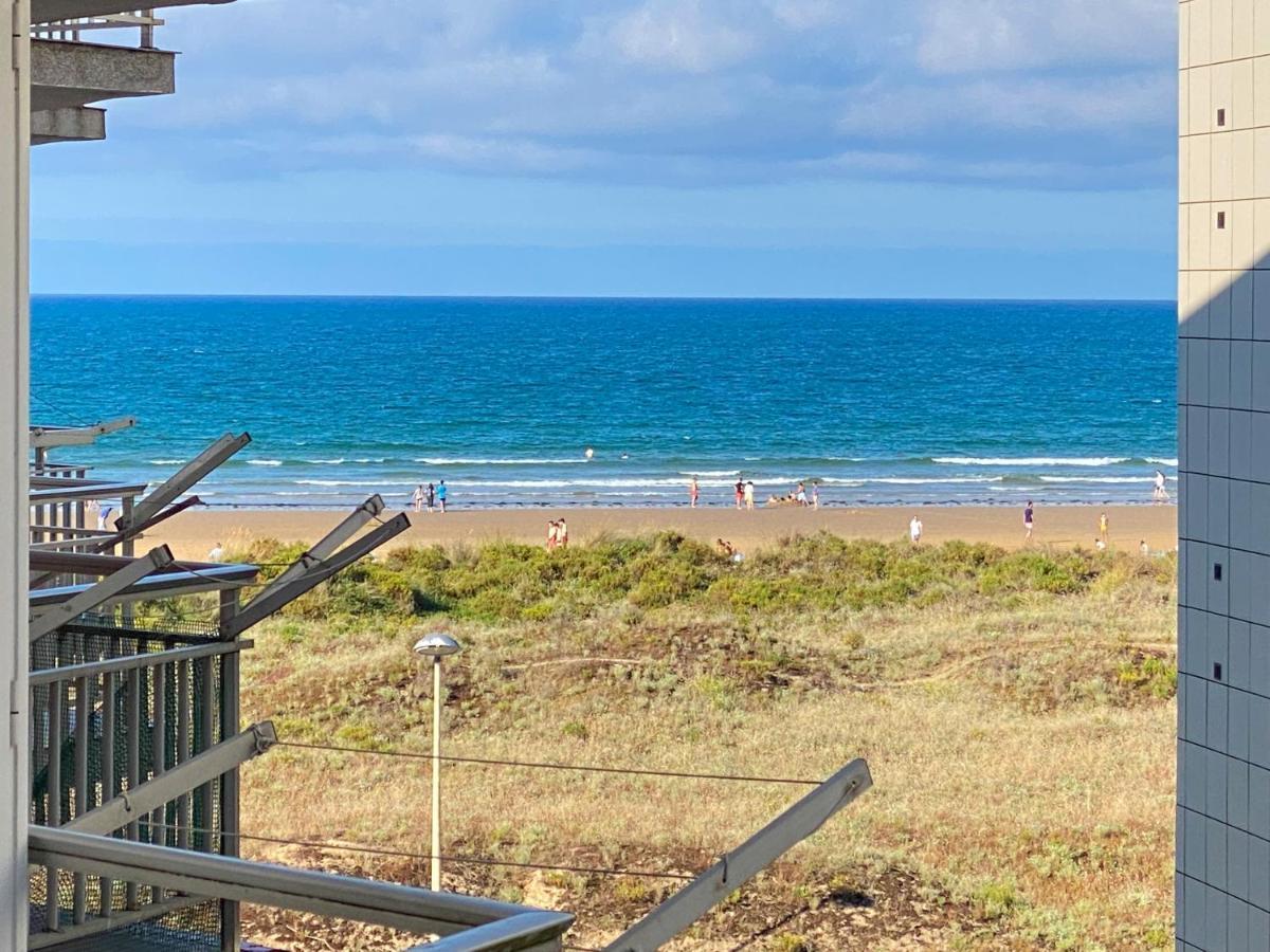Piso Primera Linea De Playa Laredo Exteriör bild