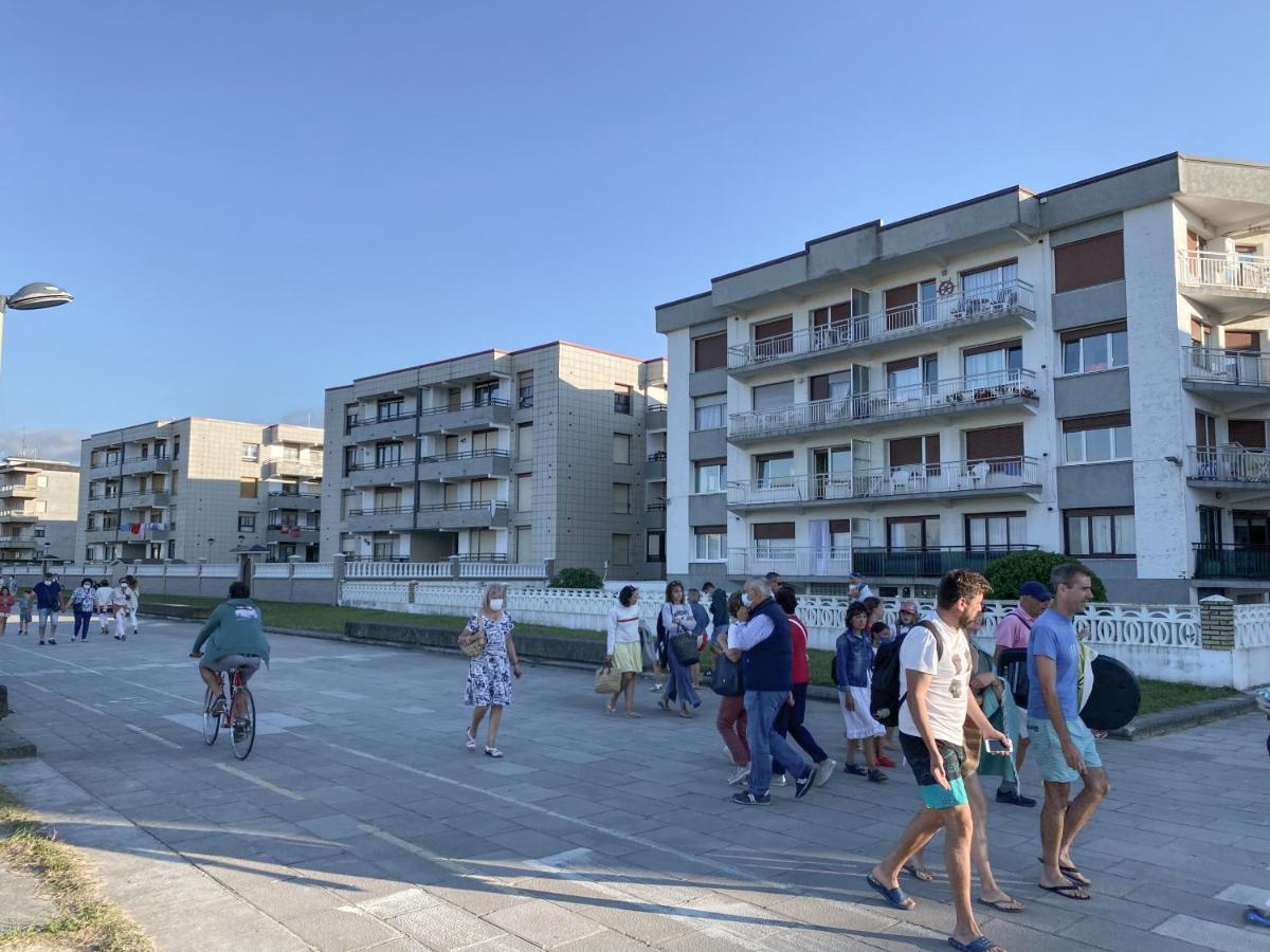 Piso Primera Linea De Playa Laredo Exteriör bild
