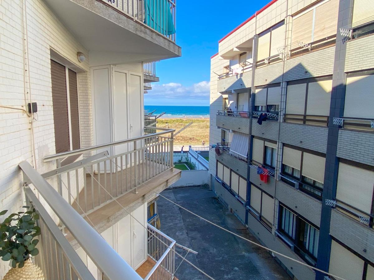 Piso Primera Linea De Playa Laredo Exteriör bild